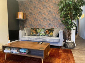 The Lounge